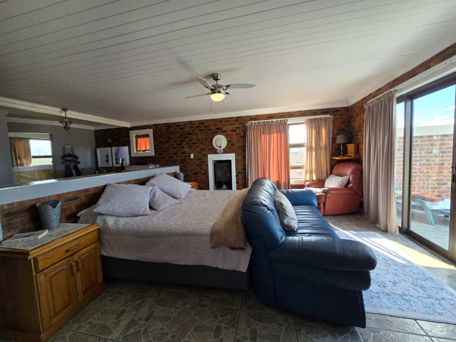 4 Bedroom Property for Sale in Stilbaai Wes Western Cape